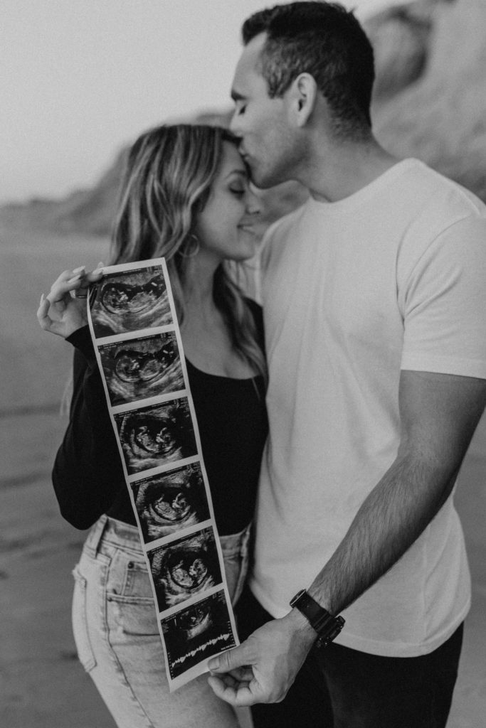 couple announcing that they are pregnant