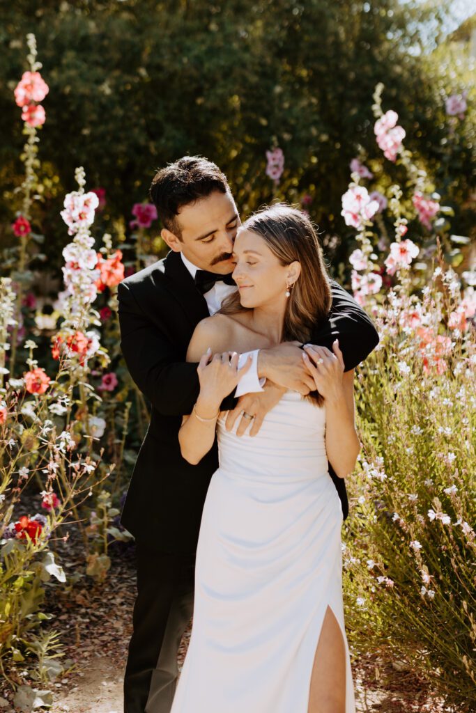 bride and groom flower wedding photos