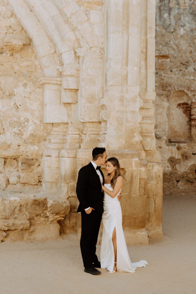 Mission San Juan Capistrano Wedding Photos Romantics Bride and Groom Photography